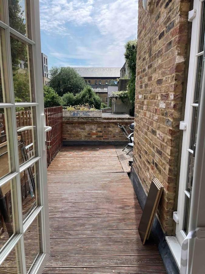Apartament Quiet And Cozy 2 Seperate Bedrooms And 2 Bathroom With Terrace Londra