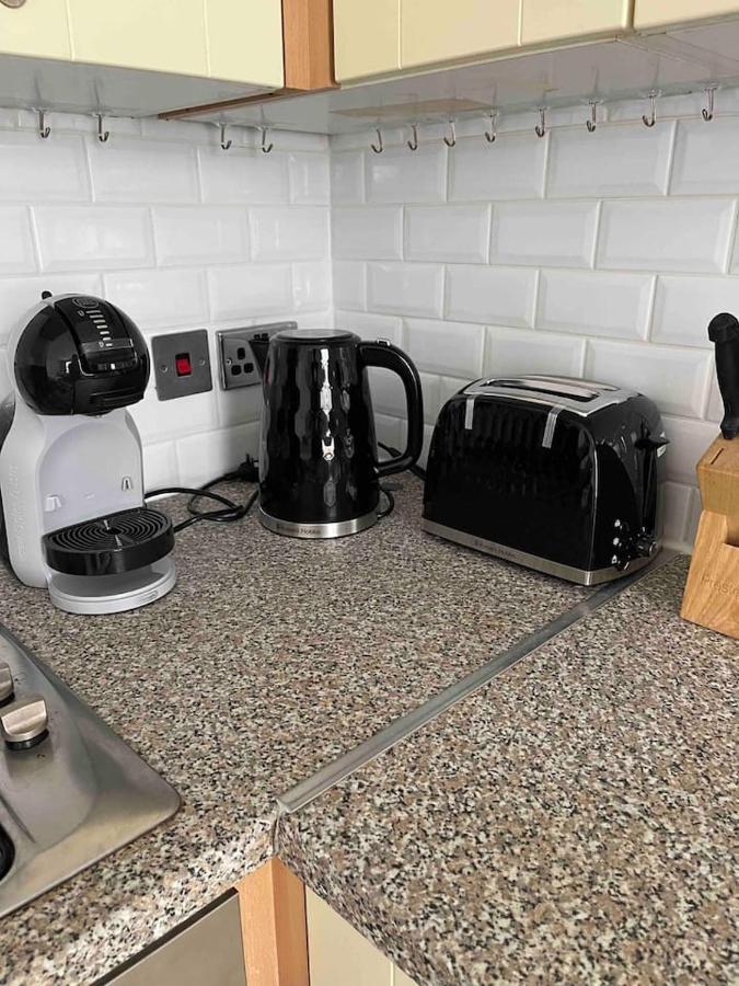 Apartament Quiet And Cozy 2 Seperate Bedrooms And 2 Bathroom With Terrace