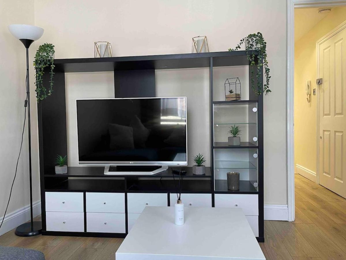 Quiet And Cozy 2 Seperate Bedrooms And 2 Bathroom With Terrace Apartament *