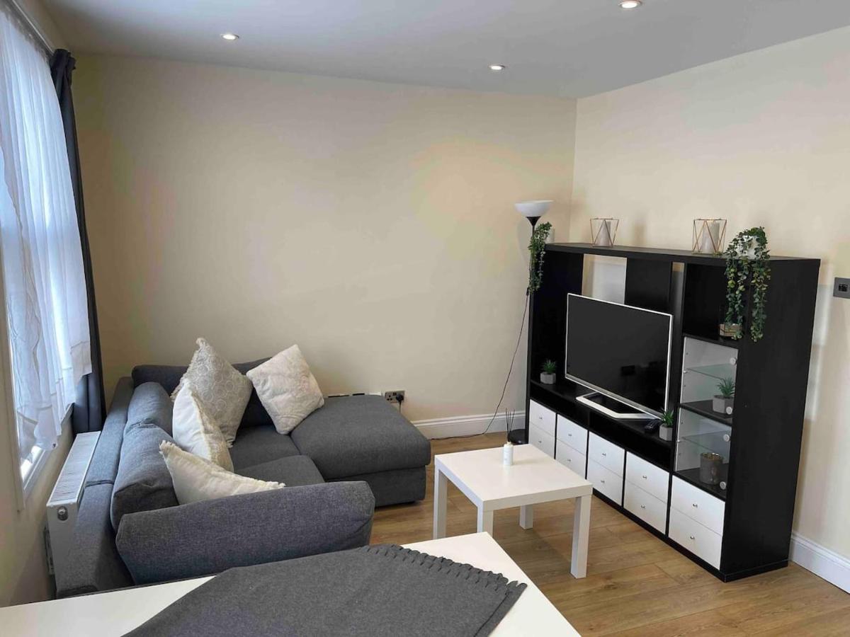 Quiet And Cozy 2 Seperate Bedrooms And 2 Bathroom With Terrace Apartament